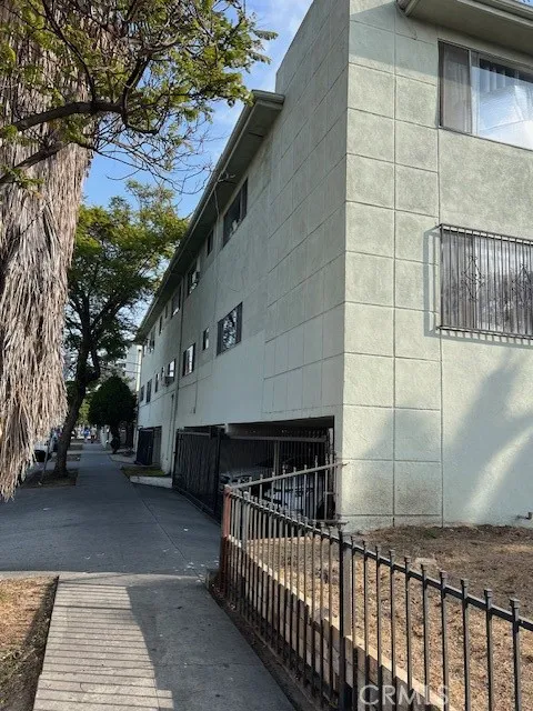 1184 N Berendo Street, Los Angeles, California 90029 home-pic-2